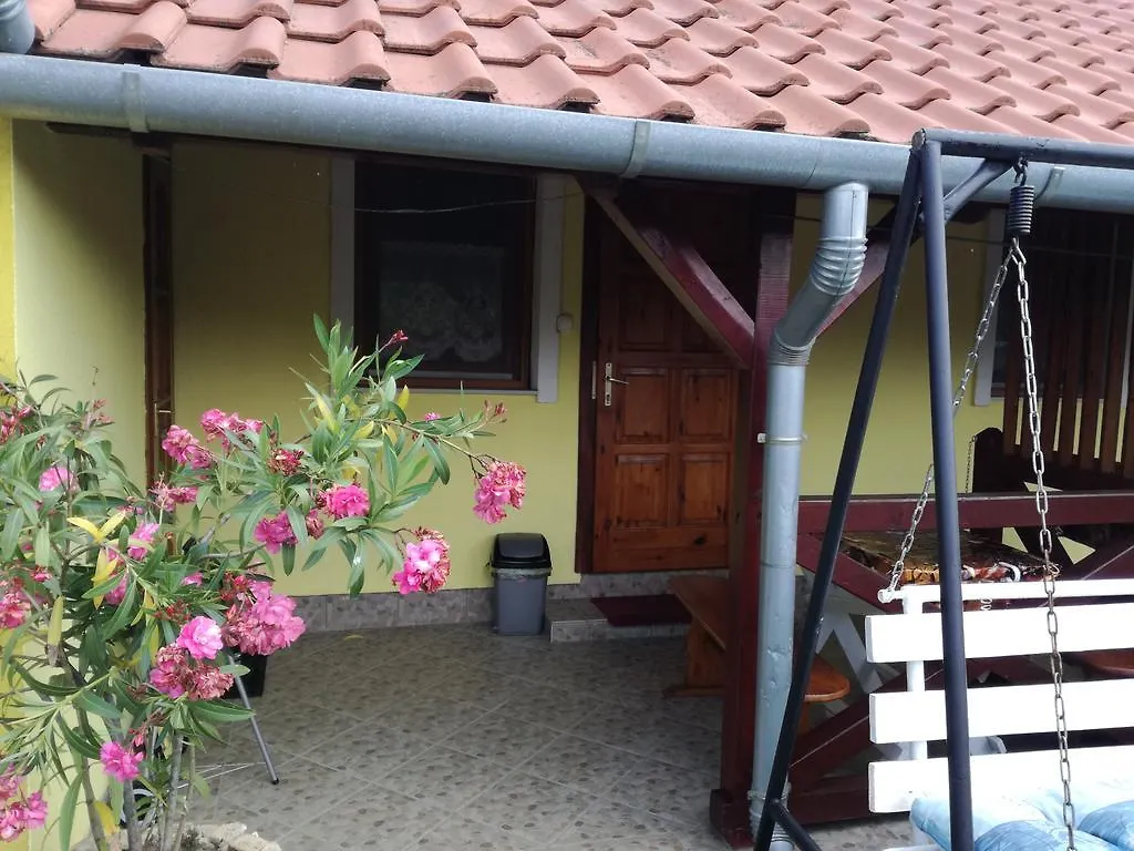 Apartament Tahiti Apartman Hajdúszoboszló 0*,  Węgry
